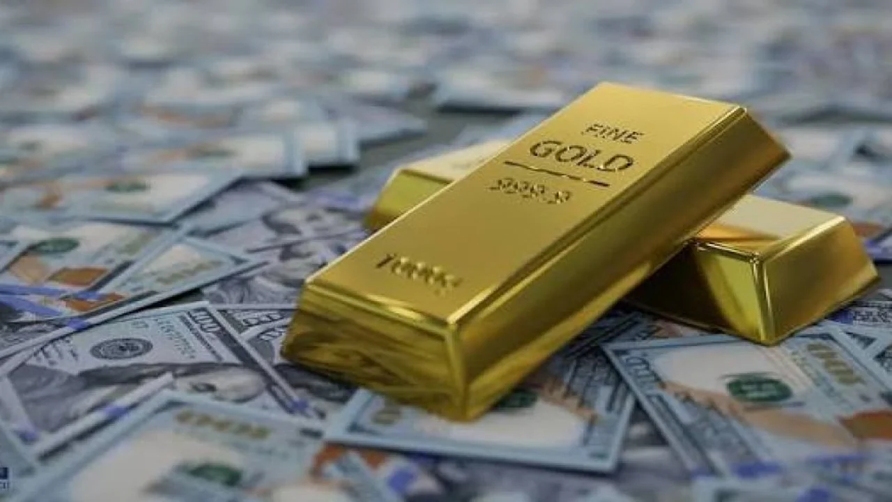 تراجع سعر الذهب إلى أدنى مستوياته في الأسواق العالمية خلال التعاملات الحالية